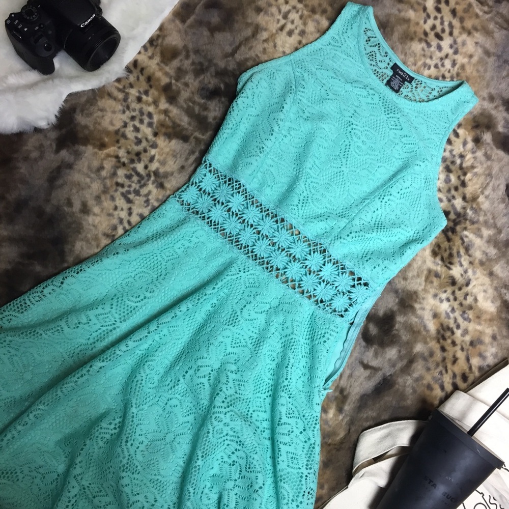 Lace open midi dress